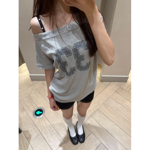 设计感小众斜肩短袖女数字印花