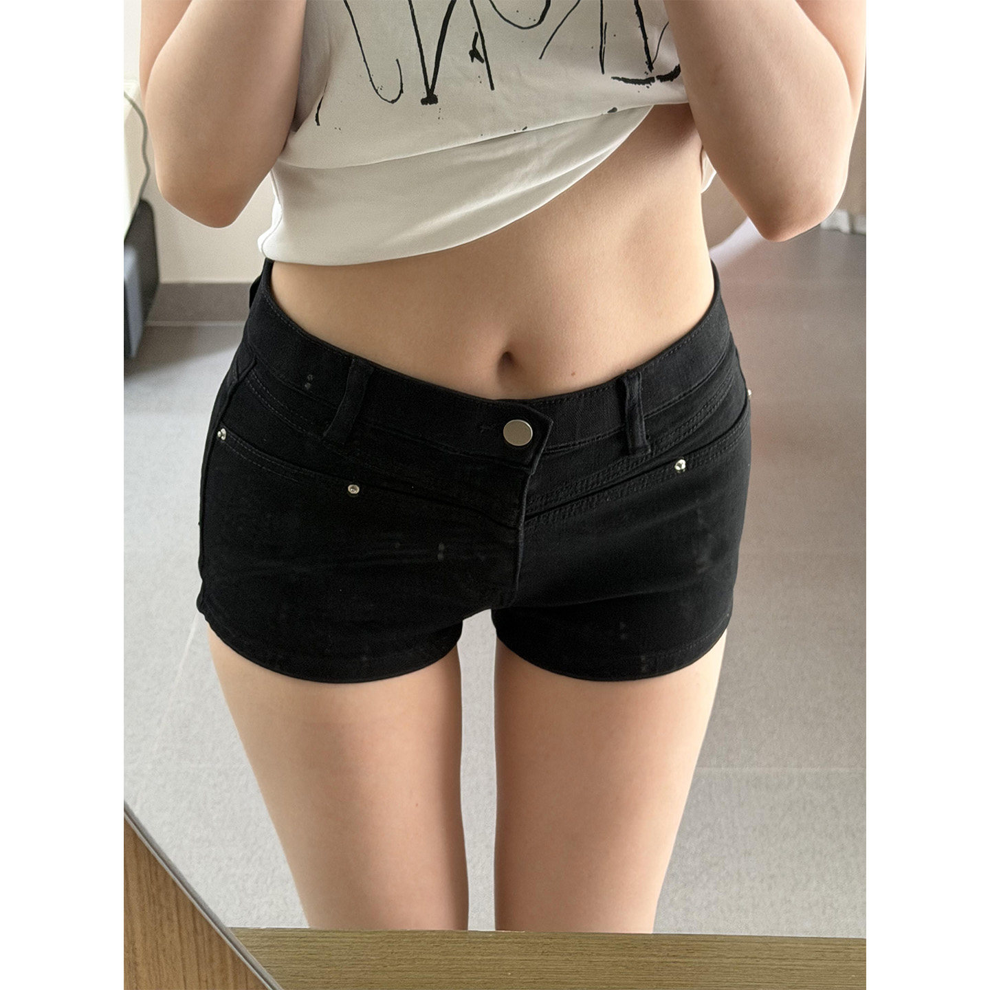 纯欲辣妹黑色中低腰紧身牛仔短裤女夏季薄款修身显瘦包臀直筒热裤