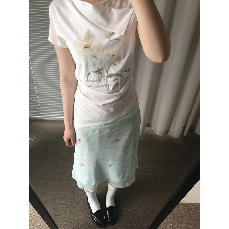 斜领口蕾丝花朵印花短袖t恤女夏