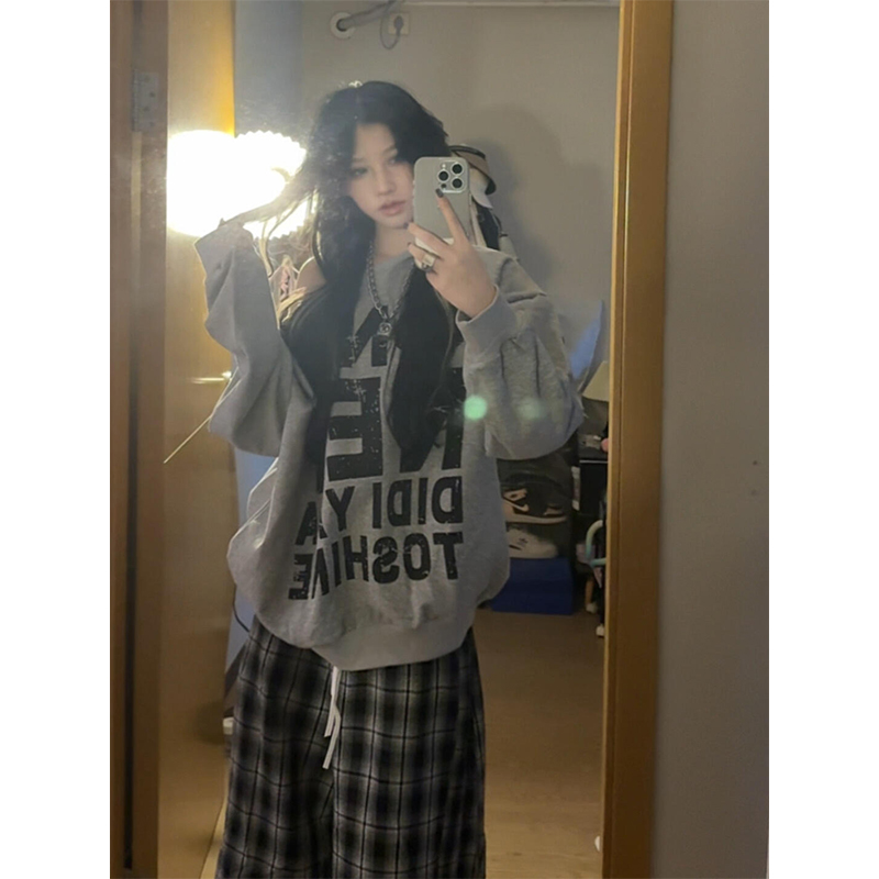 美式复古露肩字母印花灰色卫衣女