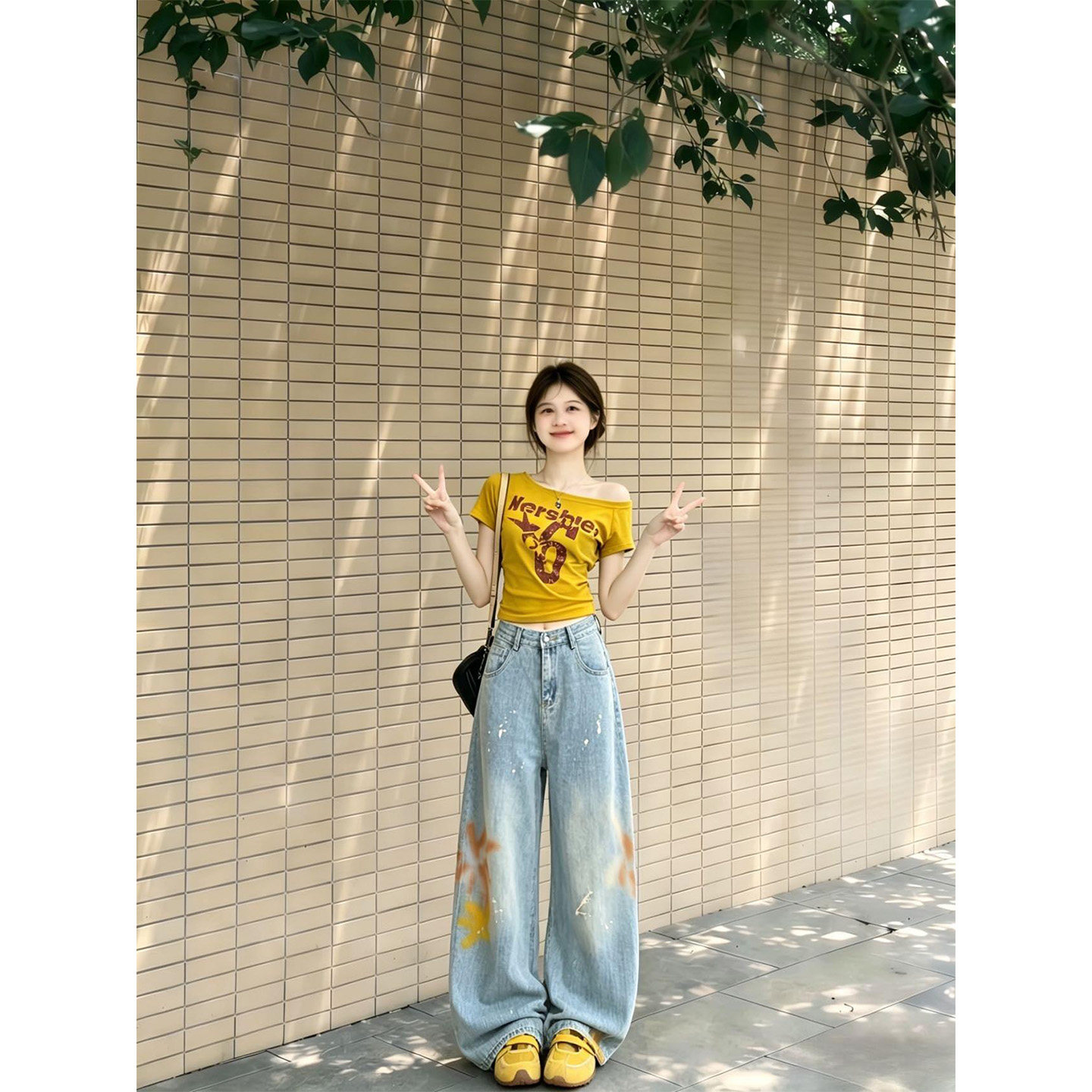 美式复古黄色斜肩印花短袖t恤女夏季新款辣妹修身显瘦短款上衣ins