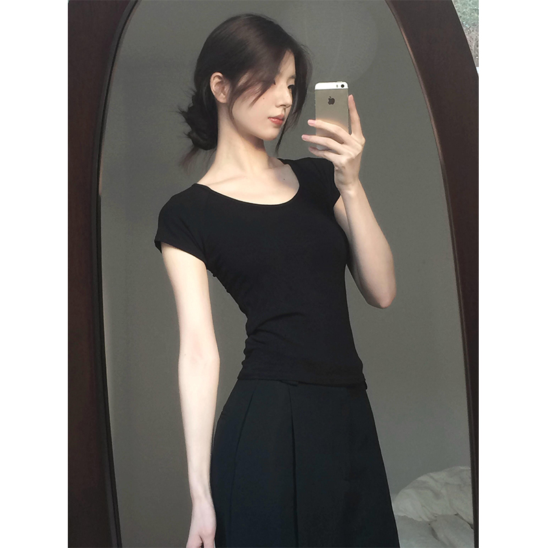 黑色正肩短袖t恤女夏季2025新款修身紧身辣妹纯欲u领短款显瘦上衣