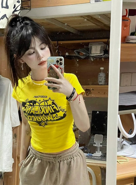 甜辣姜黄色美式复古短袖t恤女夏正肩小个子修身显瘦辣妹短款上衣