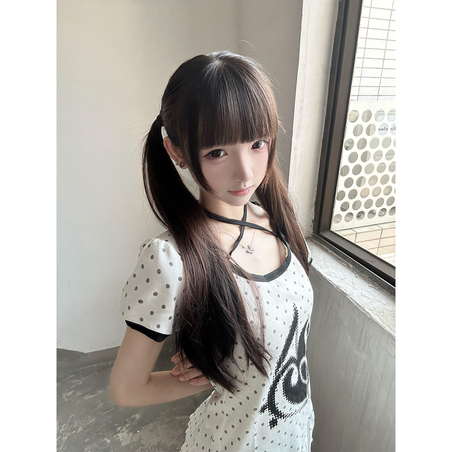 轻亚甜美音符波点印花系带t恤女夏季宅萌设计感短袖修身显瘦上衣 - 实物图