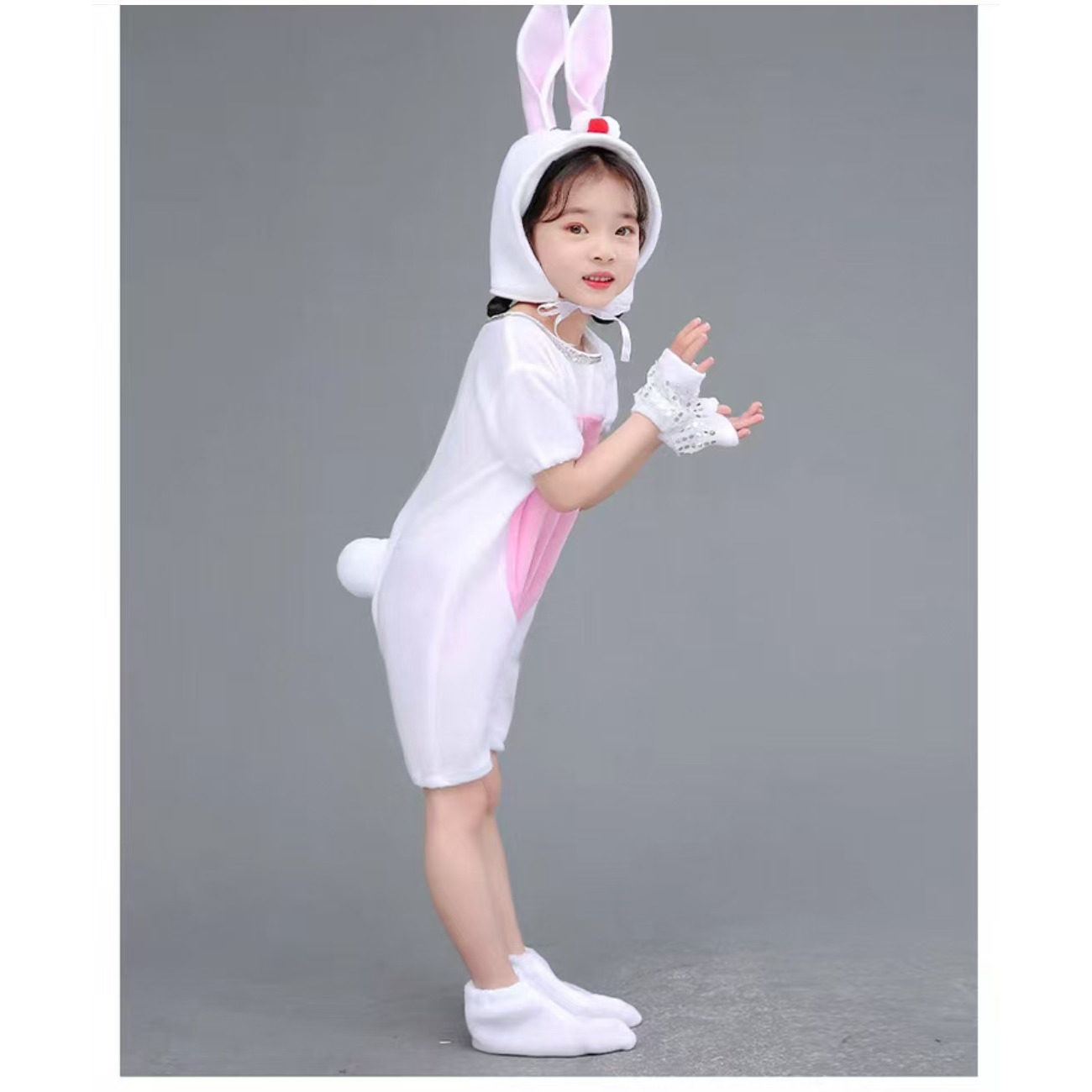 新款元旦儿童小兔子演出服小白兔动物表演服幼儿园舞台舞蹈连体装