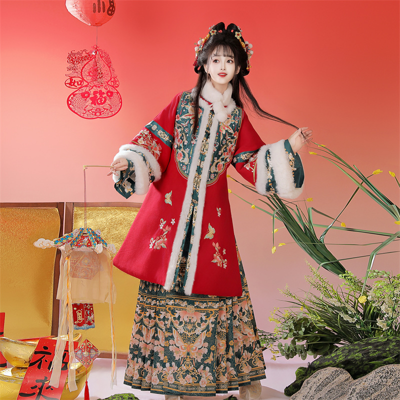 翡缇兰_颂蝶 原创明制汉服女2025新款冬季加厚长衫马面裙拜年古装