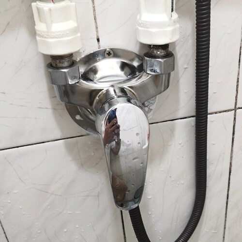 热水器开关阀太阳能混合阀混水阀冷热二进一出洗澡明装浴室水龙头