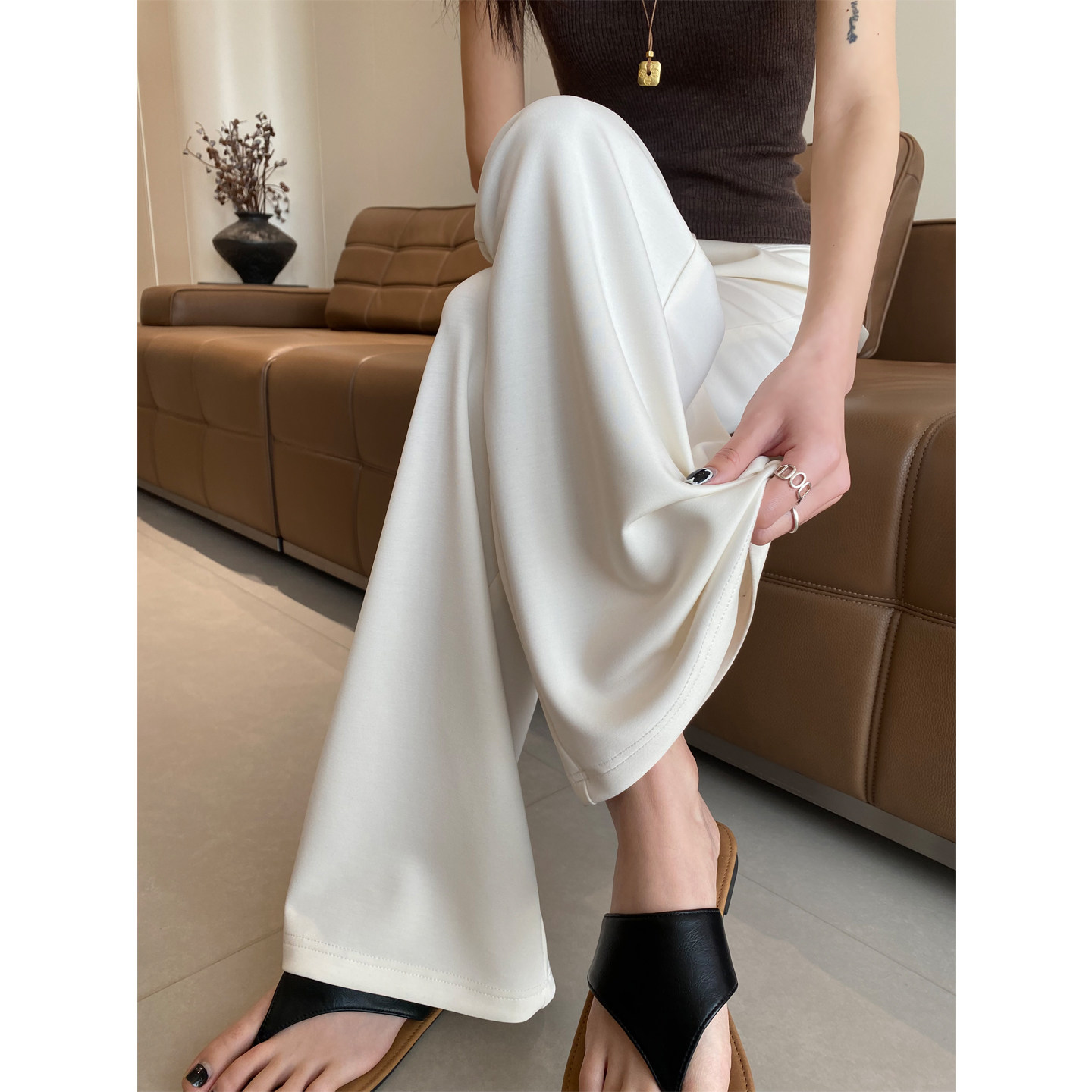 白色裤子女夏薄款阔腿裤垂感冰丝凉凉裤休闲直筒运动卫裤女小个子