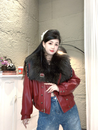 比卡陌大毛领皮毛一体短羽绒外套女加厚保暖时尚百搭夹克P0446