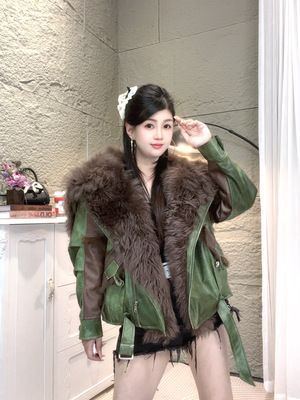 比卡陌大毛领皮毛一体短羽绒外套女加厚保暖时尚百搭夹克P0447