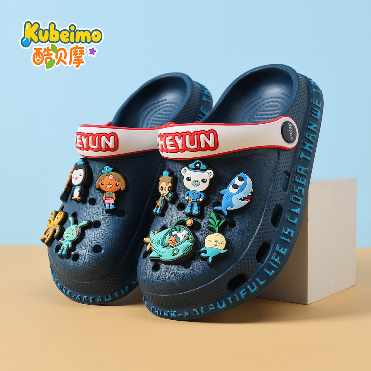 儿童洞洞鞋男童2026夏季卡通可爱软底防滑外穿沙滩女孩凉拖鞋居家