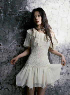 Cest Nous 2023SS散落街区 棕色/白色露肩针织波浪垂坠雪纺连衣裙