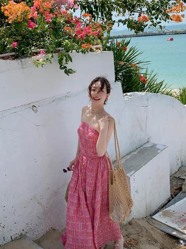 海边旅行拍照穿搭女夏季收腰显瘦一字露肩抹胸连衣裙度假裹胸长裙