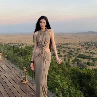 敦煌沙漠旅游穿搭异域废土风度假长裙女夏修身显瘦包臀露腰连衣裙