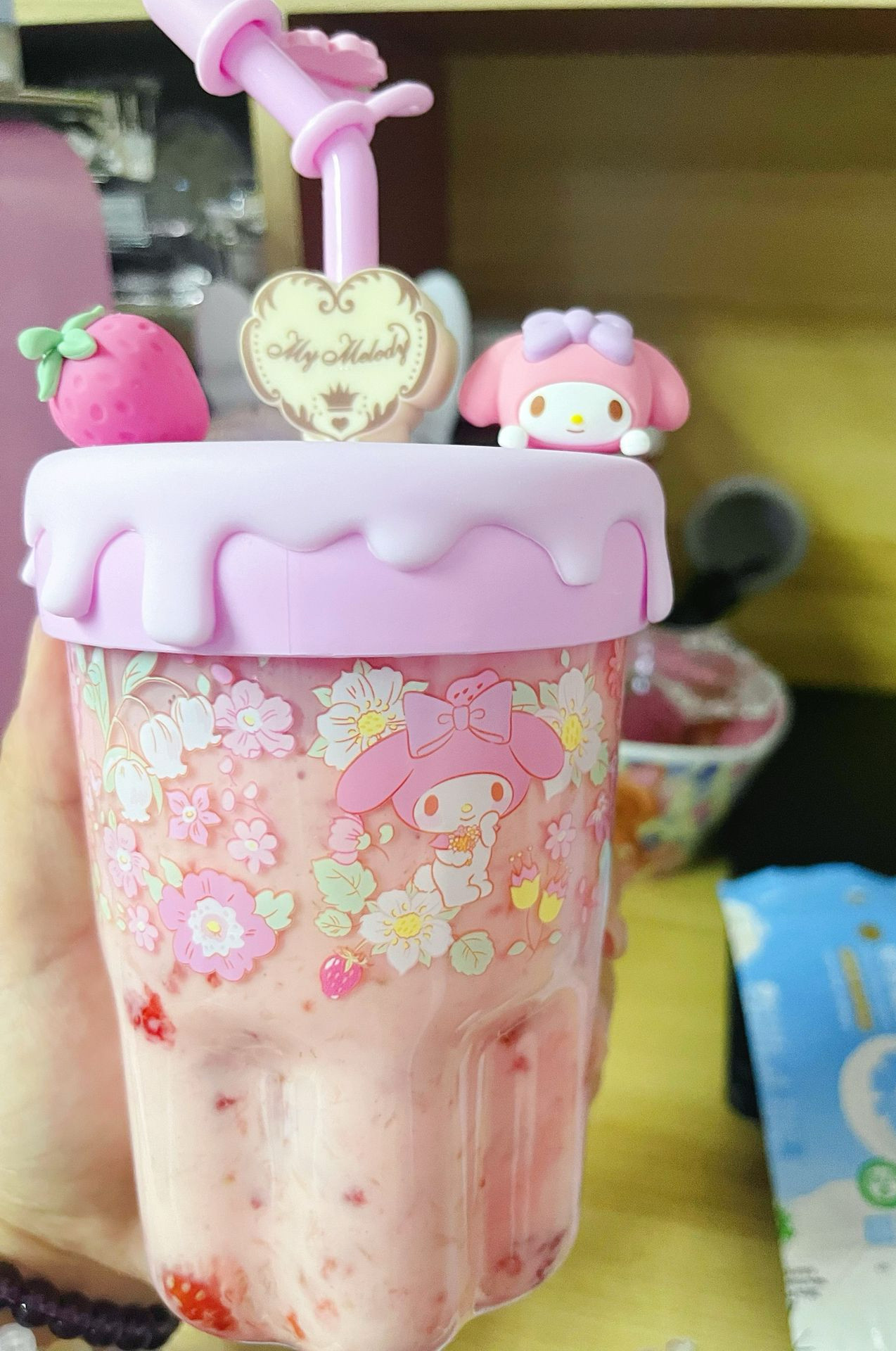 吸管杯卡通小兔搅拌杯新款2026学生携带便携吸管旋转水杯