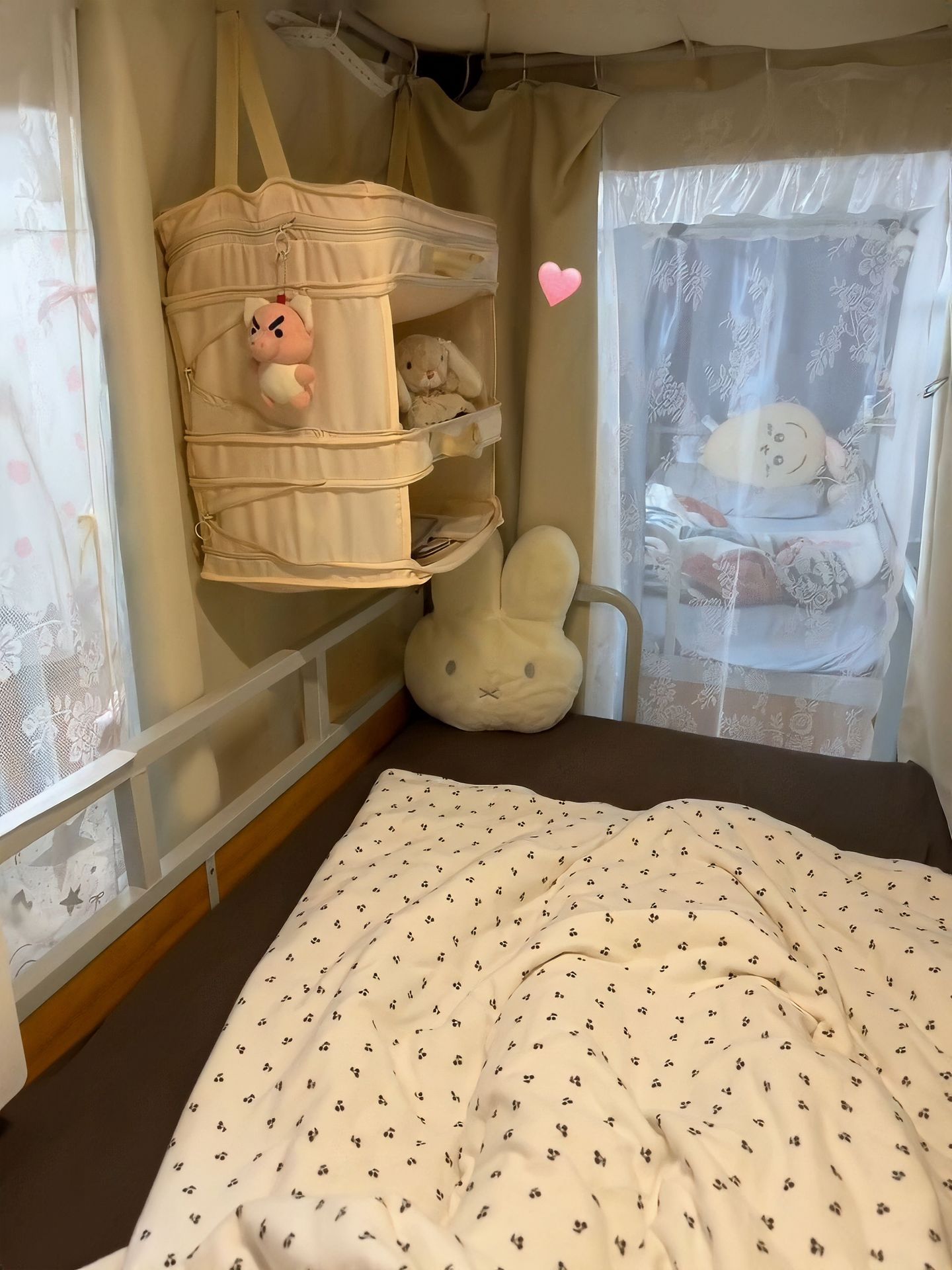 床头悬挂式收纳袋宿舍衣柜内衣内裤挂袋悬挂式收纳神器门后置物架