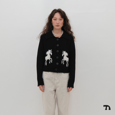 原创奔跑小马图案纽扣开衫