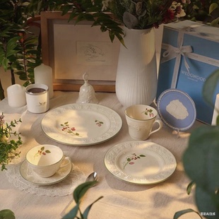 WEDGWOOD威基伍德欢愉假日树莓餐盘欧式陶瓷菜盘西餐盘餐具盘子
