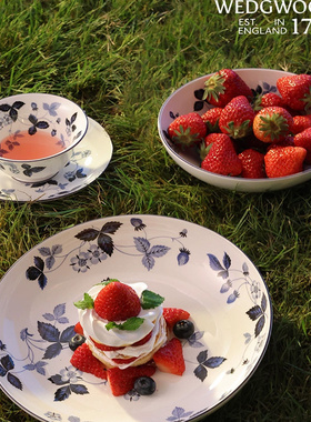 WEDGWOOD威基伍德野草莓墨蓝骨瓷餐盘碗家用餐具套装