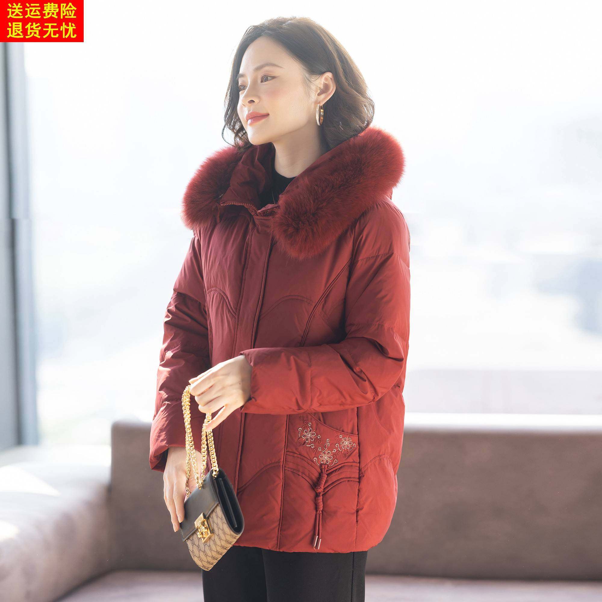 妈妈羽绒服中长款冬装外套2025新款中老年女喜婆婆洋气红色上衣服
