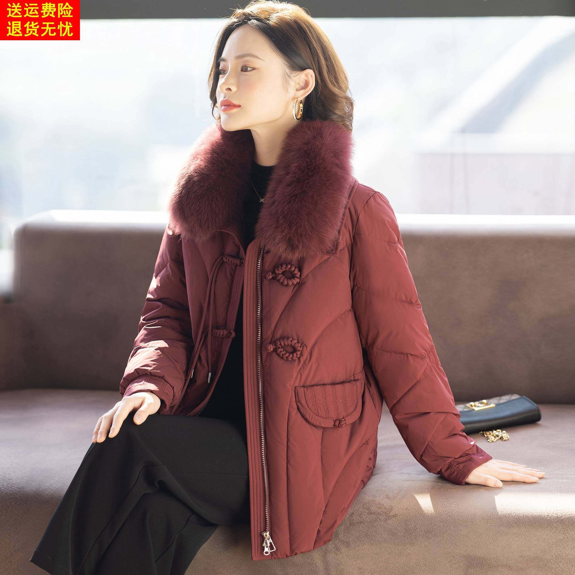 新中式妈妈冬装羽绒服外套2025新款加厚保暖红色上衣服中老年妇女