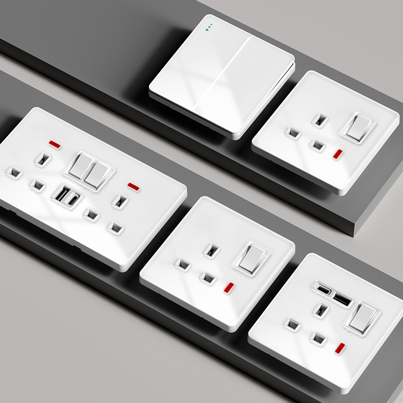 港版英式英标13A带USB快充插座电灯制电制开关白色家用暗装面板86