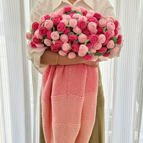 手工编织毛线钩针玫瑰花束