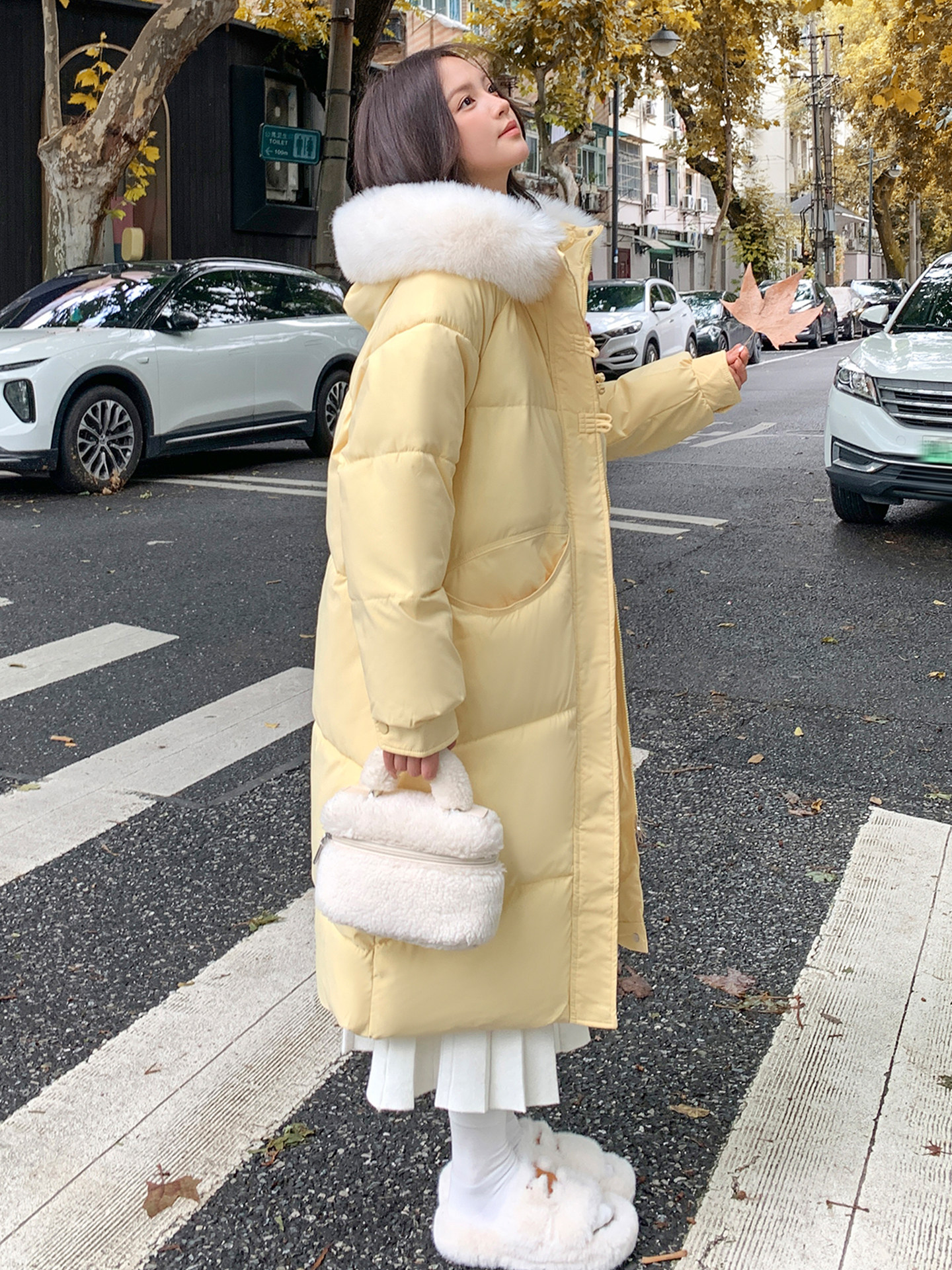 Women's mid-length down jacket with large fur collar, 2025 winter high-end thickened over-knee slimming coat