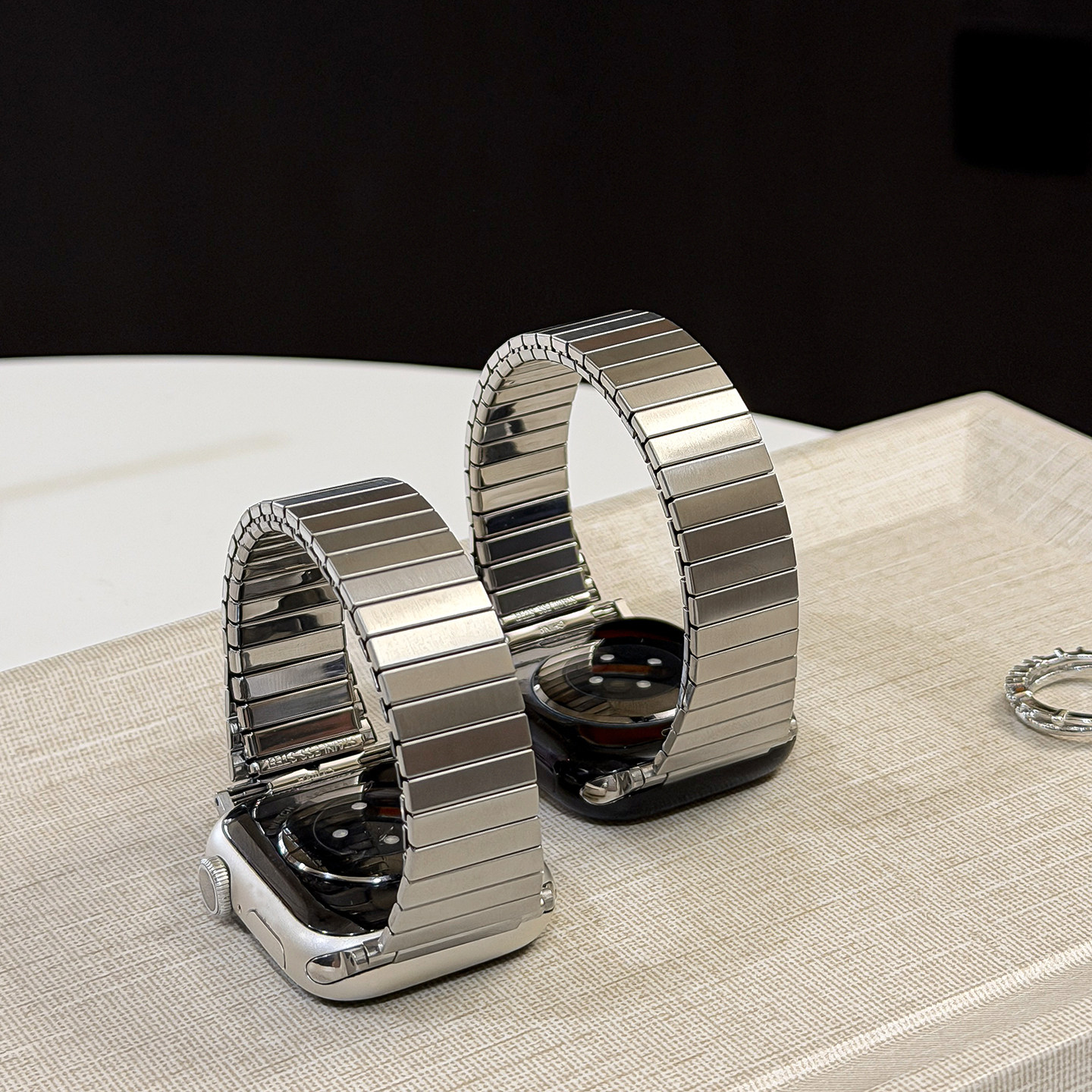 【简约弹力钢带】适用applewatchS11一体式银色金属表带iwatchS10高级感竹节不锈钢苹果手表SE/9/8/7单圈夏女
