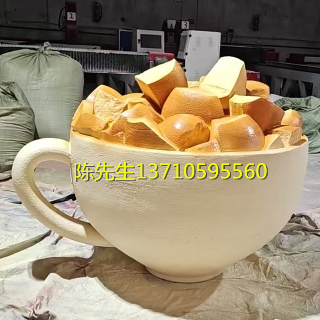 美陈定制巨型仿真面包雕塑广场装饰摆件玻璃钢吐司可颂牛角包造型