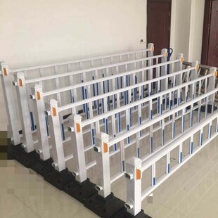 现货市政护栏防撞栏杆铸铁底座人行道隔离栅栏道路锌钢铁艺围栏厂