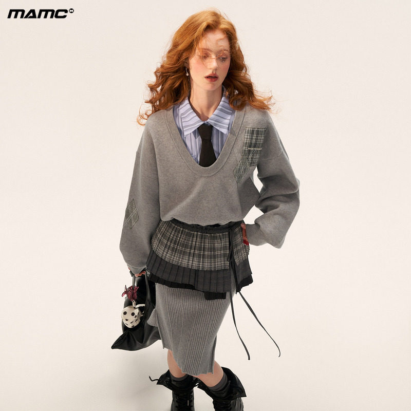 MAMC贴布学院风U领毛衣连衣裙