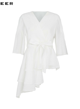 sdeer圣迪奥V领风琴褶收腰不规则短袖衬衫S242Z0458