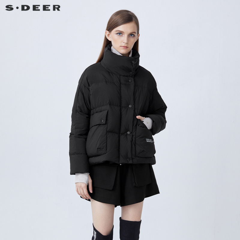 sdeer圣迪奥女装个性高领撞色字母立体口袋短款羽绒服S21482452