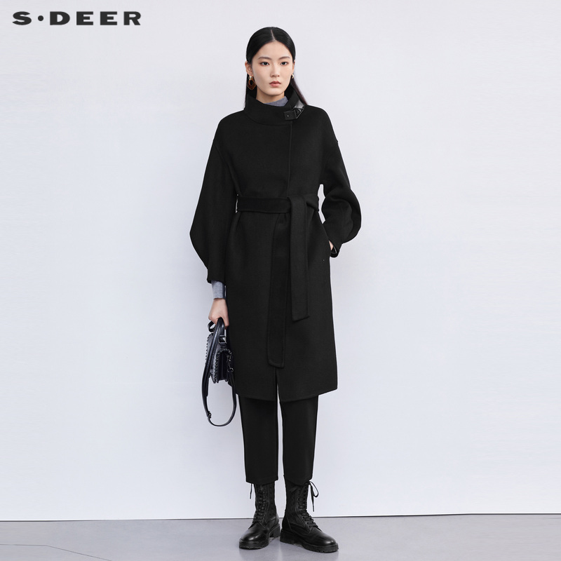 毛呢大衣 收腰设计 泡泡袖