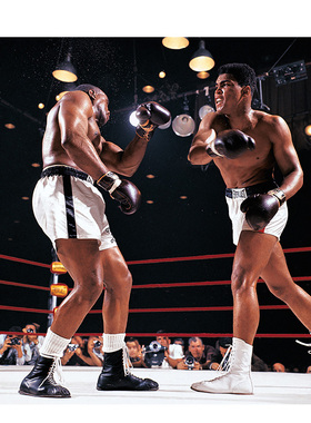 【预订】Neil Leifer. Homage to Ali. ‘Clay vs. Listo[限量版挂画] 艺术画致敬拳王阿里.年轻的阿里对决力斯顿一世 [TASCHEN]
