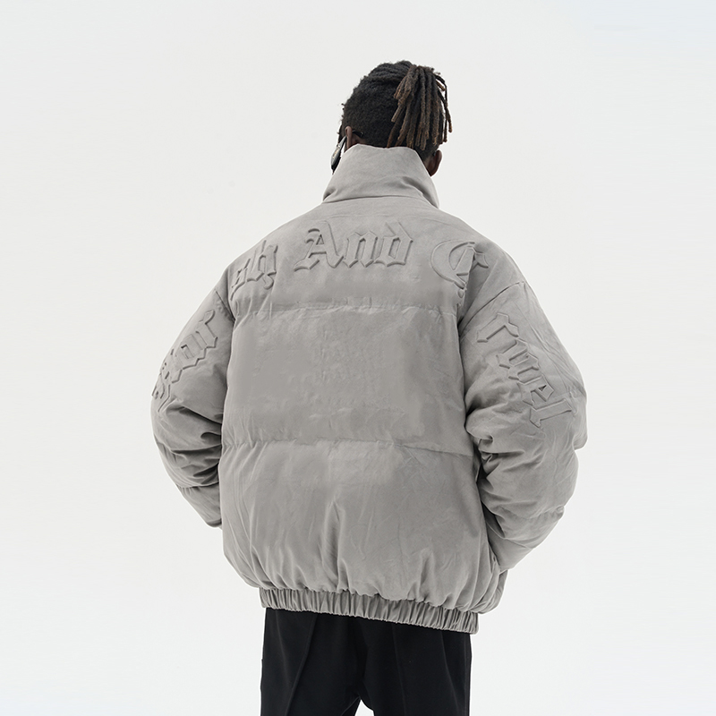 麂皮绒哥特字压印立领羽绒服