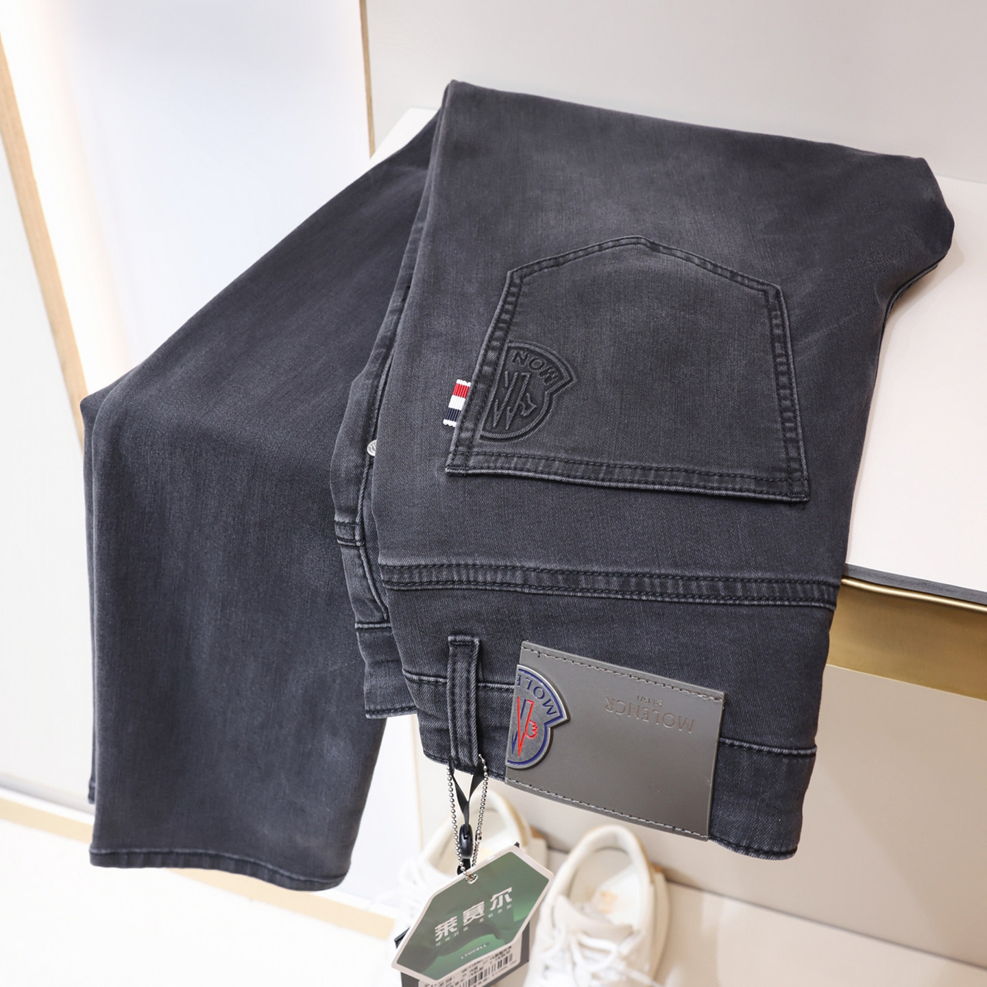 2026年春夏男士修身弹力深黑灰色薄款牛仔裤中腰小直筒舒适休闲裤