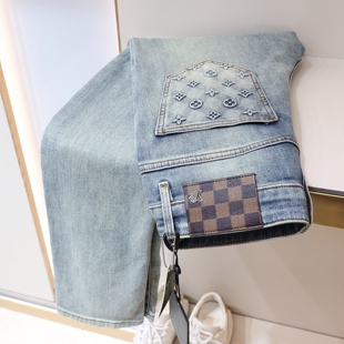 小直筒休闲裤 2026年新款 欧美风修身 柔软浅蓝色弹力牛仔裤 春夏男士