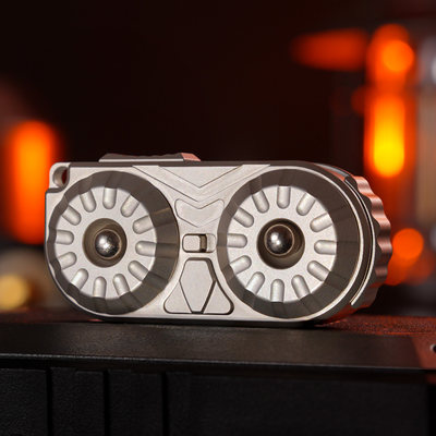 嗷呜EDC推牌解压玩具机械密集段落啪啪币磁悬浮黑科技指尖手把件