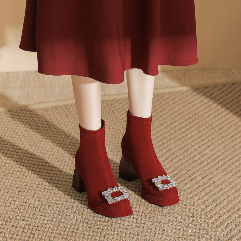 8040-J44粗跟方头水钻方扣防水台丝绒酒红色婚靴秋冬氛围感新款女,女鞋,切尔西靴,淘宝优惠券,粉丝福利购,淘宝优惠卷