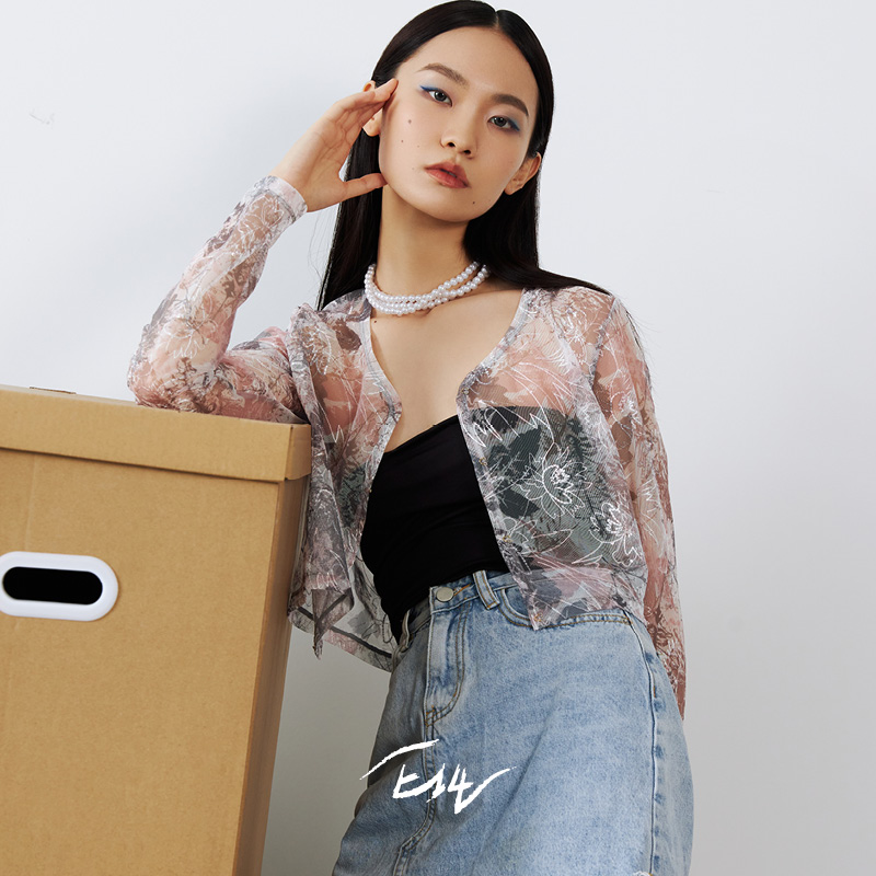 e14内衣落樱系列网纱印花外套