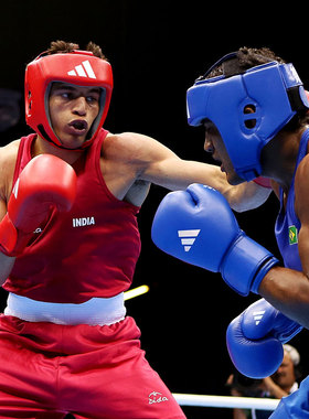 adidas阿迪达斯专业比赛拳套泰拳散打搏击真皮拳击手套 IBA认可