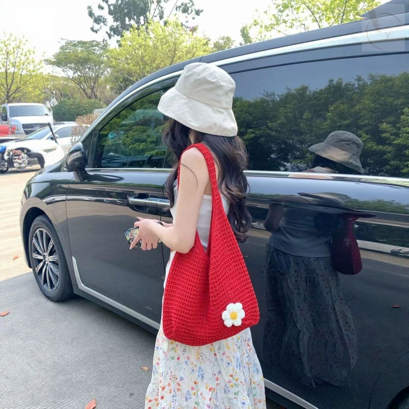 慵懒风红色镂空花朵编织托特包女2026新款大容量度假风单肩针织包