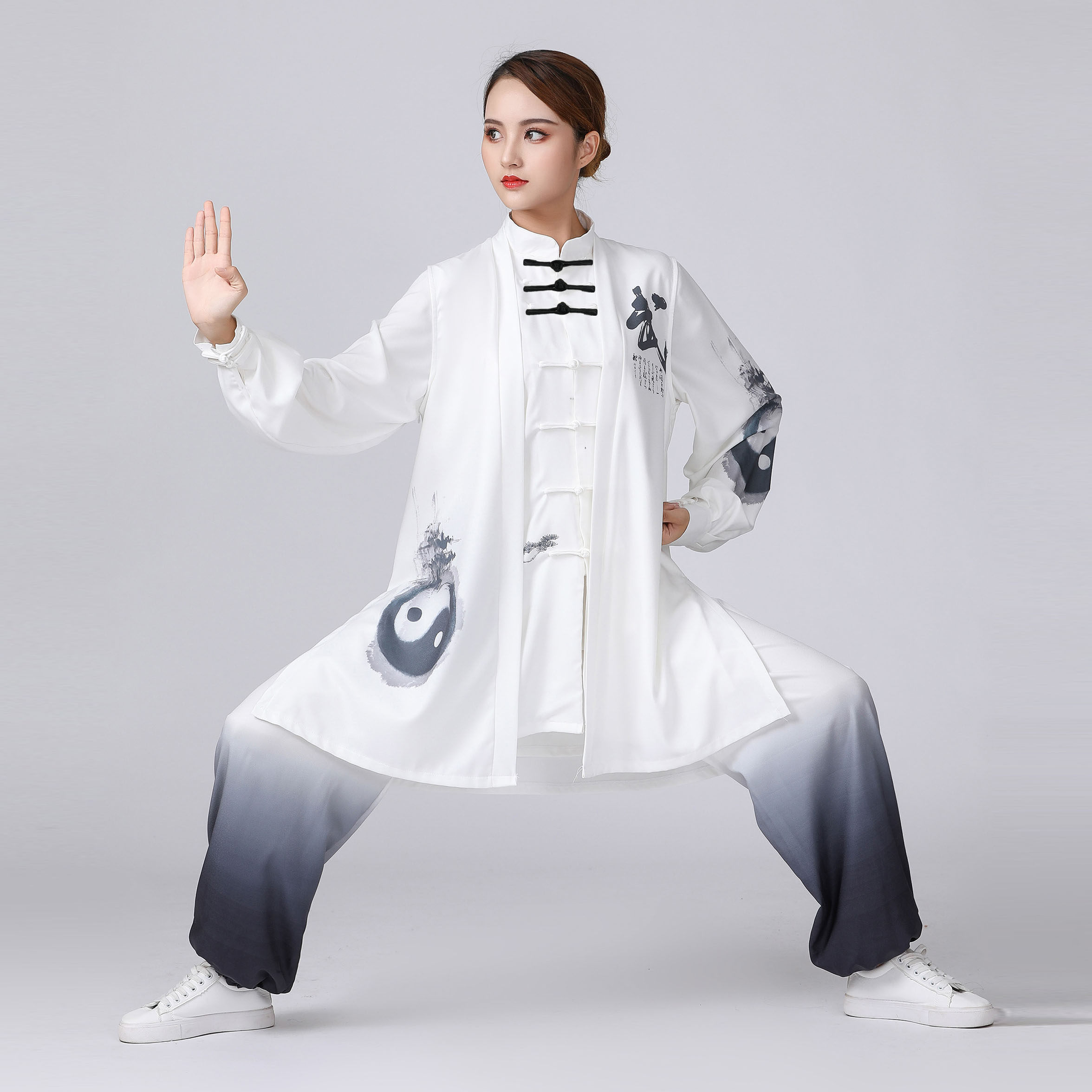 乔柯德太极服男女新款刺绣飘逸彩绘武字比赛表演服装中国风三件套