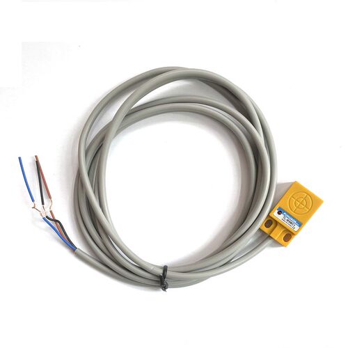 3线扁平方形接近开关TL-W8MC1 C2 B1 B2金属感应远距离限位传感器