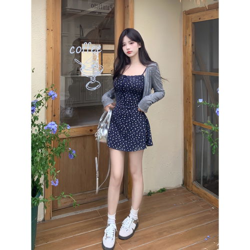 法式蓝色碎花吊带连衣裙子女早春季2026新款小个子气质包臀裙短裙