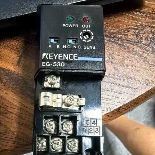 议价Kenyence电感传感器放大器EG-530,测试留下可维修