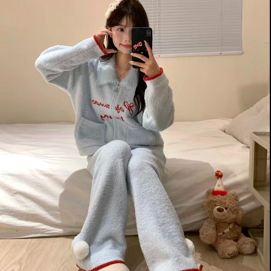 今年流行时尚蓝色毛衣半边绒睡衣女士可爱白球秋冬季保暖加厚套装
