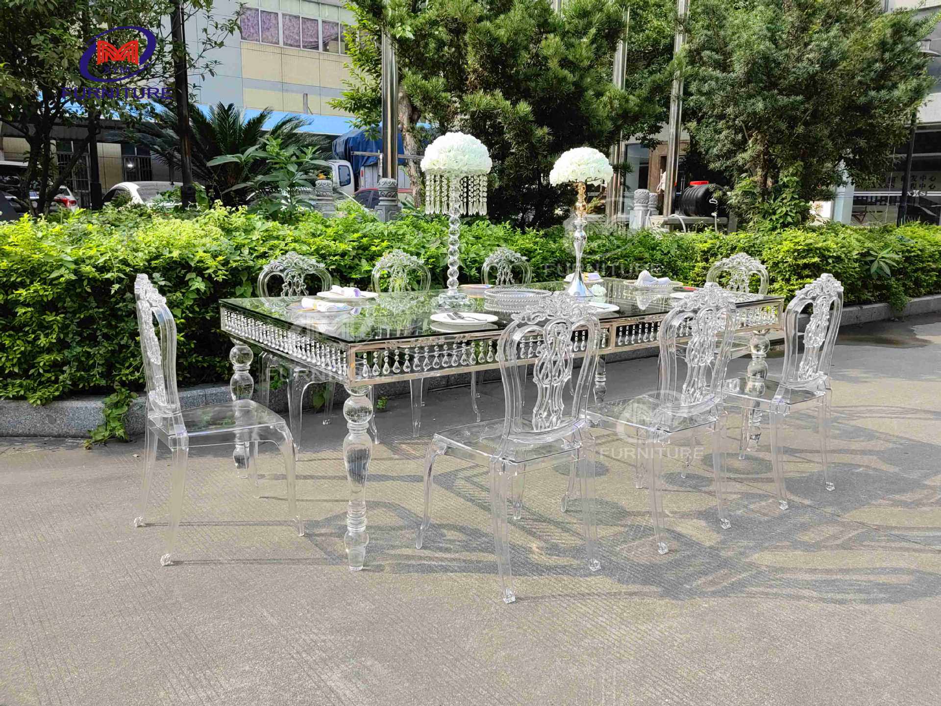 工厂新款设计酒店婚庆宴会不锈钢餐桌户外金属亚克力时尚桌椅套装